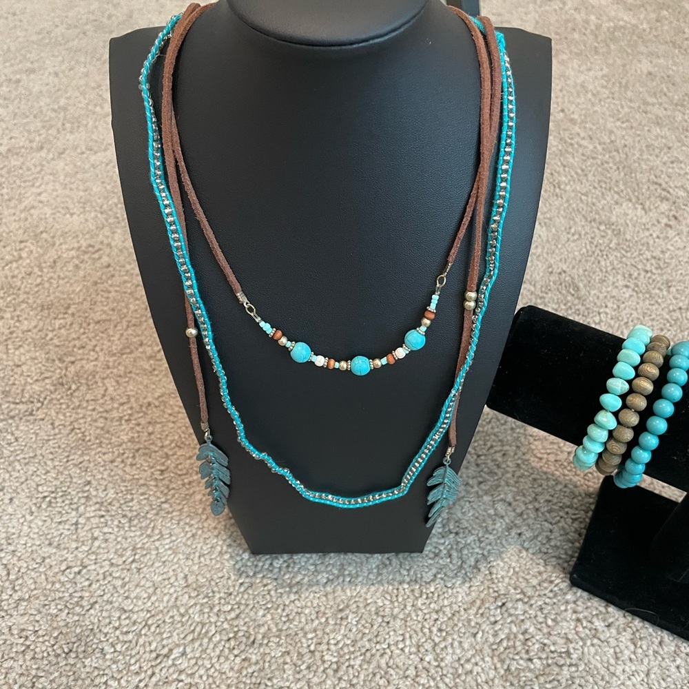 Western Turquoise and Brown Beaded‎ Necklaces and Bracelets lot - Picture 2 of 6